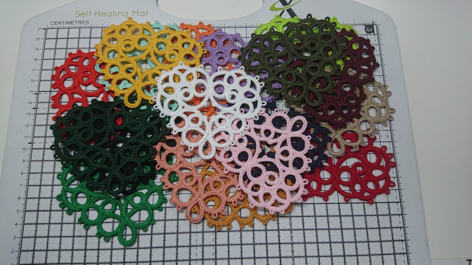 Guipure Lace Heart Applique – Large Decorative Sew-On Motif (22 Colours) S-2